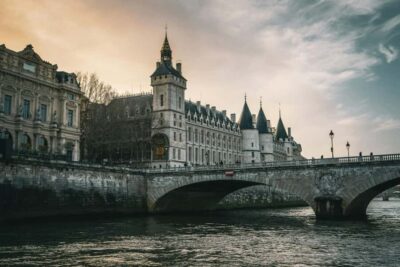 Ghosts and Dark Stories Guided Walking Tour