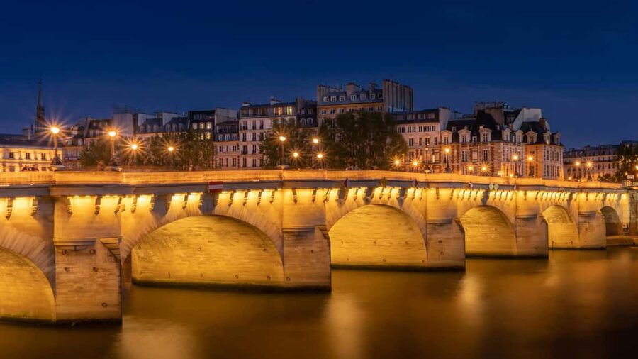 Paris: Ghosts and Dark Stories Guided Walking Tour - Notre Dame and the phantom bell ringer