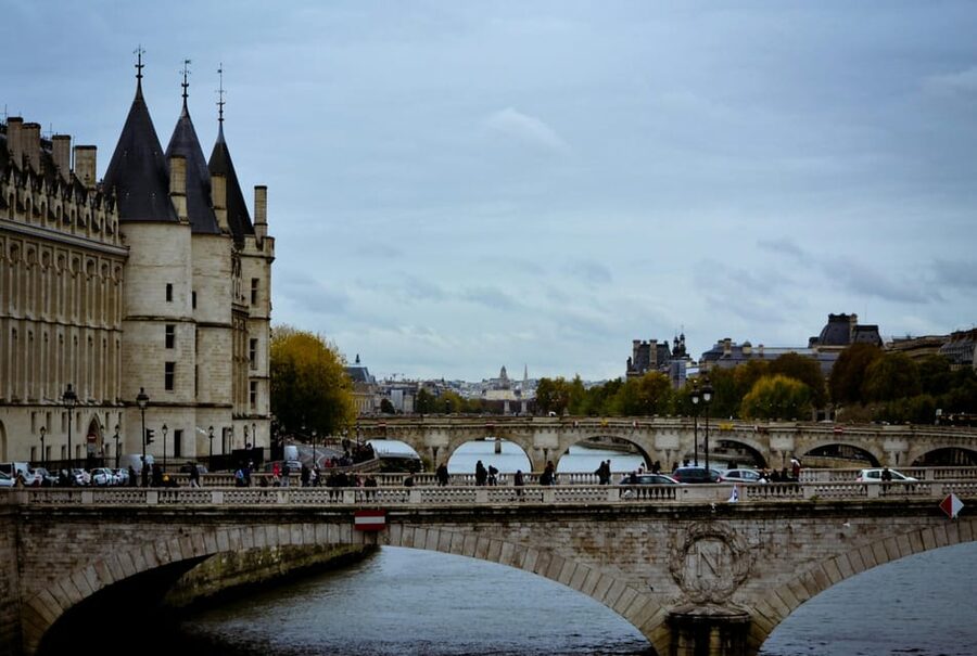 Paris: Ghosts and Dark Stories Guided Walking Tour - How much time do you really get?