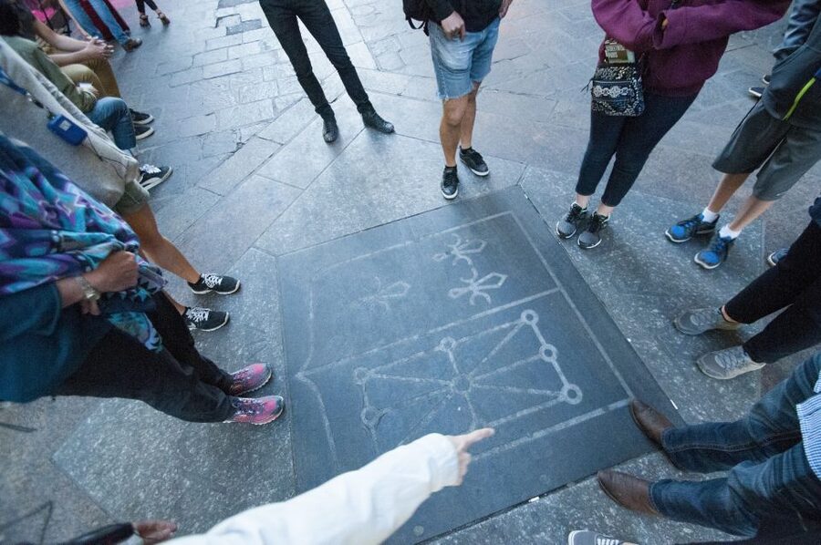Paris: Ghosts, Legends & Mysteries Evening Walking Tour - Why Paris’s dark side works so well at night