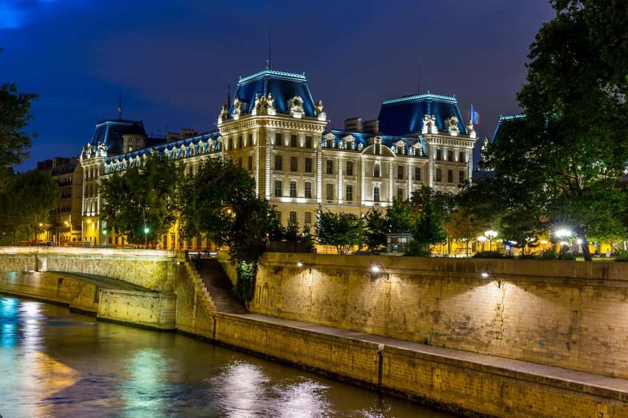 Paris: Ghosts, Legends & Mysteries Evening Walking Tour - The Louvre and Saint-Germain-l’Auxerrois