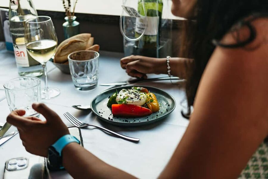 Paris: Gourmet Dinner Cruise on Seine River with Live Music - Dinner: refined ideas, mixed expectations
