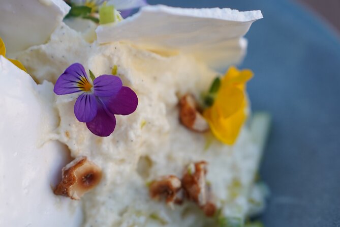 Paris Gourmet Dinner Seine River Cruise with Singer and DJ Set - Who should book this cruise?