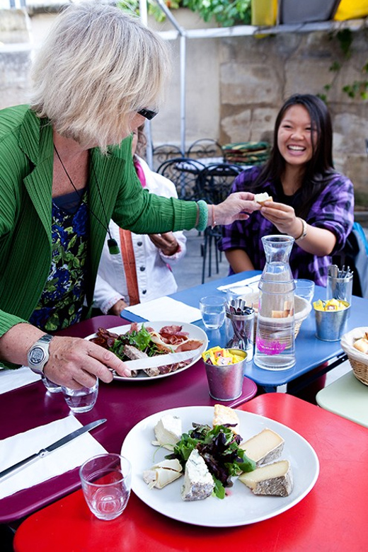 Paris: Guided Bike and Food Tour - A Taste of Paris - Place des Vosges and the quieter royal pause