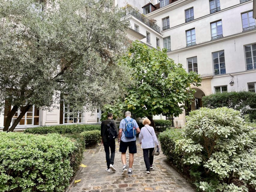 Paris: Guided Champagne & Food Tour in St-Germain-des-Pres - Starting with Les Deux Magots and Saint-Germain atmosphere