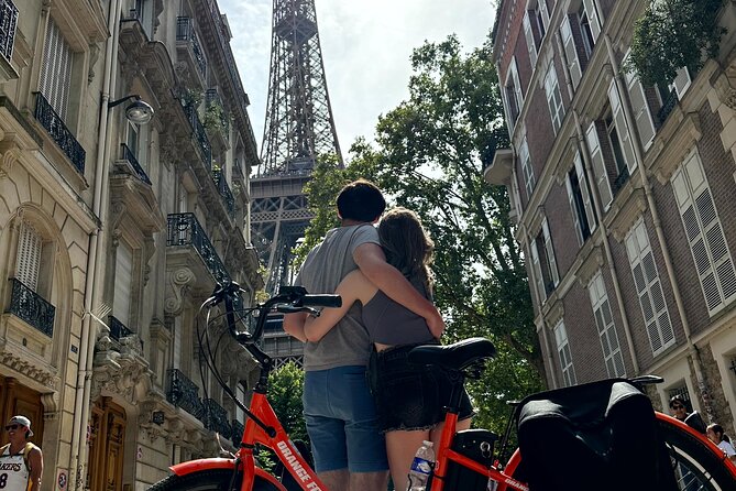 Paris Guided City Sightseeing Tour by Bike or E-Bike - Who should book it?