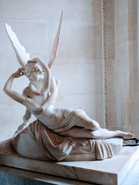 Paris: Guided Louvre Museum Tour with Optional Entry Ticket - From medieval fortress to royal palace