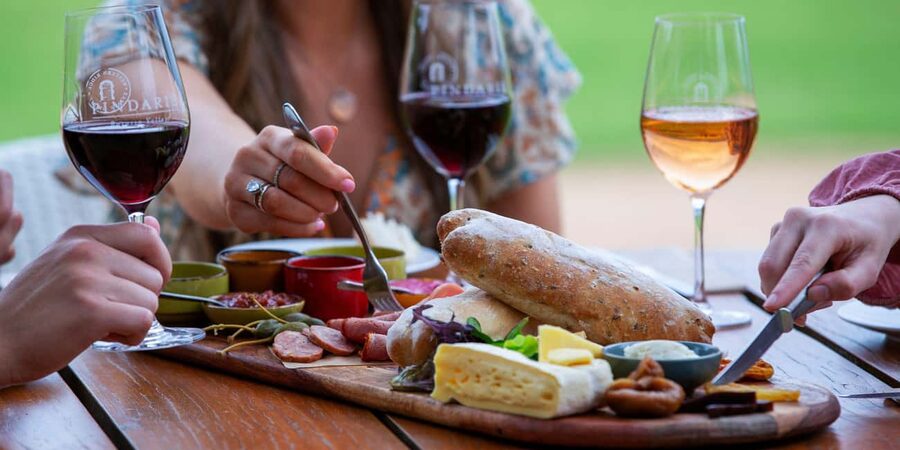 Paris: Guided Montmartre Walking Tour with Food & Wine - Key points at a glance