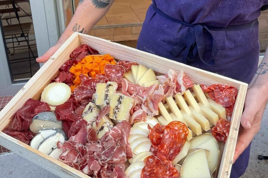 Paris: Guided Montmartre Walking Tour with Food & Wine - Cheese, cold cuts, and two glasses of wine