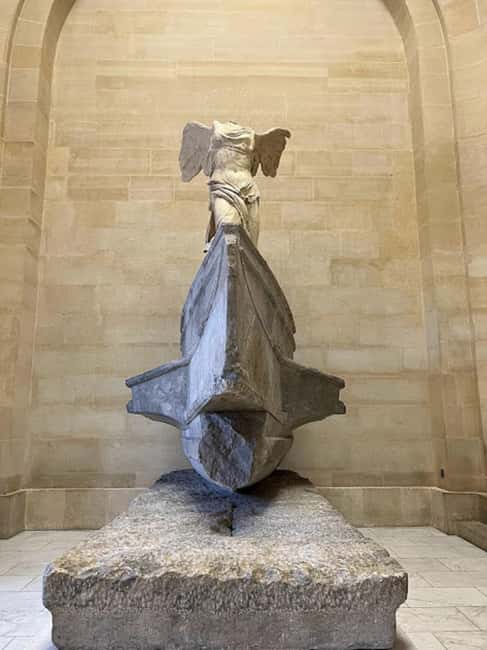 Paris: Guided tour in PORTUGUESE at the Louvre-semi-private - Why Portuguese makes such a difference inside the Louvre