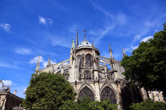 Paris Guided Tour with Notre Dame Cathedral or Ste Chapelle Entry - How the guides shape the experience
