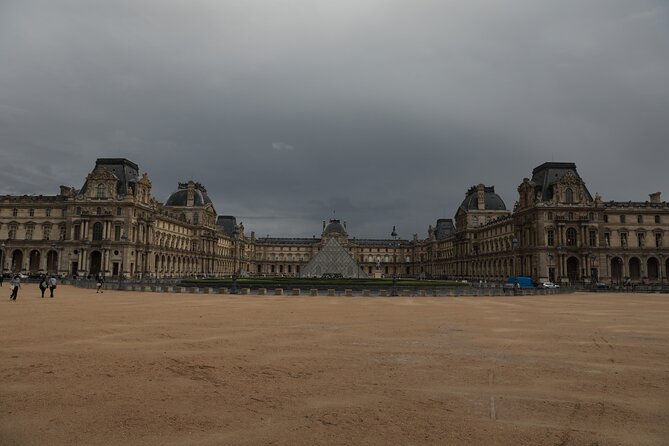 Paris Half Day Private Customized Walking Tour, Transport Options - Hôtel de Ville and the great Parisian squares