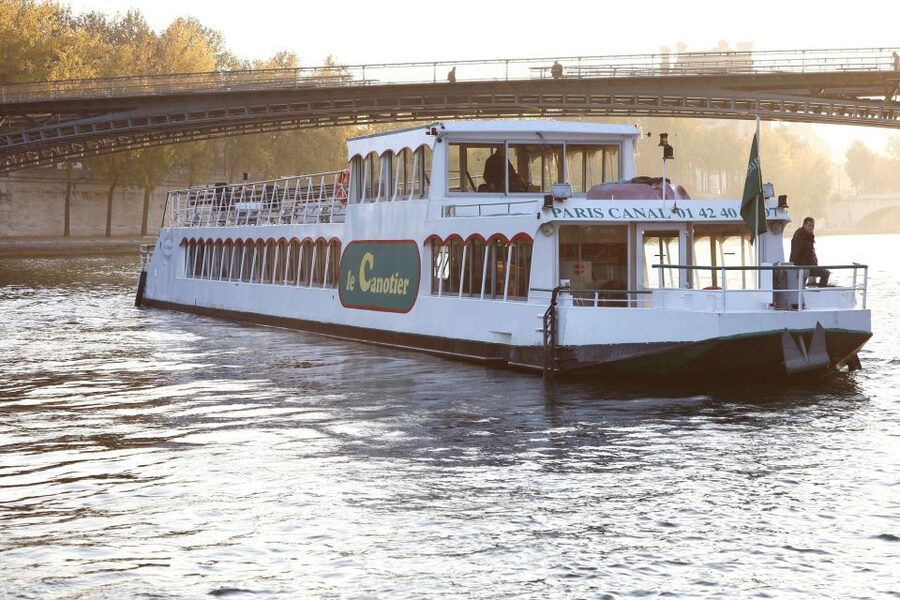 Paris: Happy Hour Evening Cruise on the Seine River - Boarding near the center of Paris