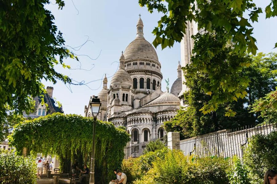 Paris: Hidden Gems of Montmartre with Local Guide - The Wall of Love and the café from Amélie