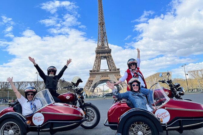 Paris Highlights: Private Sidecar Tour - The Champs-Élysées from a sidecar