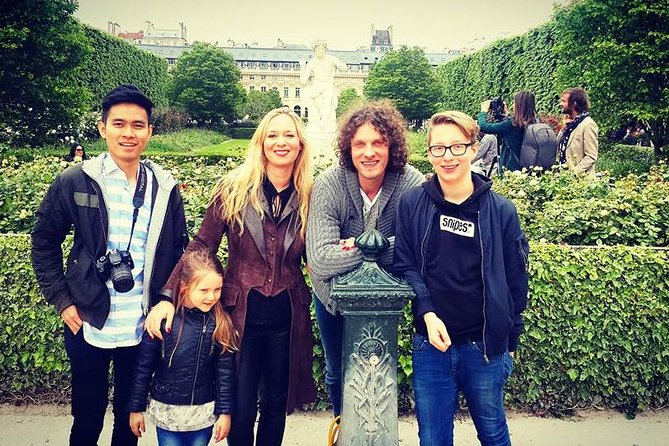 Paris Highlights Tour: The Best of the City Heart in 3 Hours - Paris’s oldest tree and the ancient Roman street