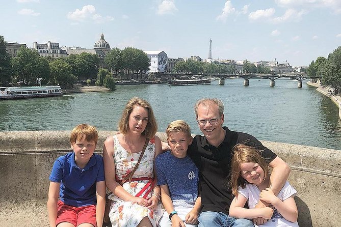 Paris Highlights Tour: The Best of the City Heart in 3 Hours - Cafés, side streets, and Napoleon III’s private life