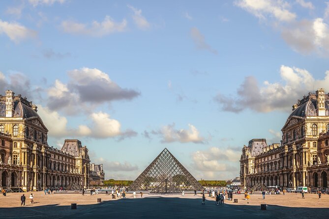 Paris History Walk: Medieval Marais, Notre Dame Islands & Stories - Why this walk is a smart introduction to central Paris