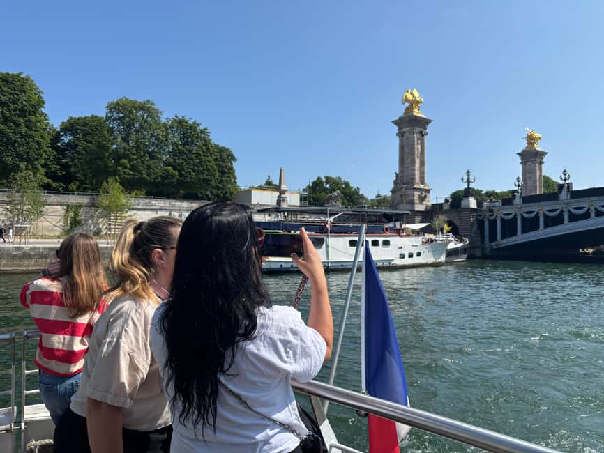 Paris: Hop-On Hop-Off Seine Cruise Pass with 9 Stops - Musée d’Orsay and the art along the Left Bank