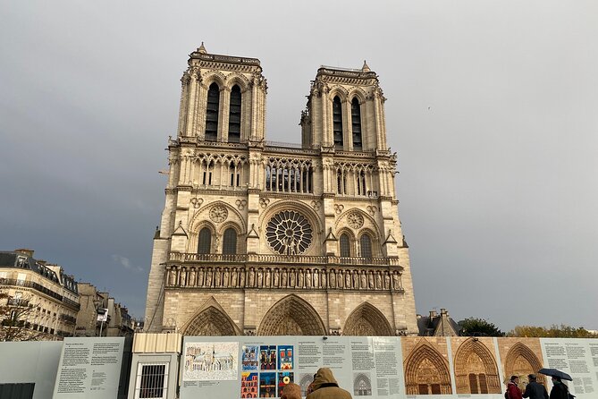 Paris Île de la Cité and Notre-Dame Walking Tour With Crypt - Why this little island matters