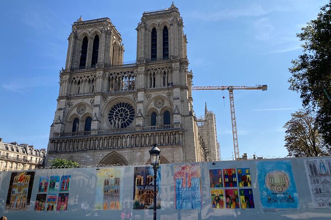 Paris Île de la Cité and Notre-Dame Walking Tour With Crypt - The Conciergerie and the darker side of the island