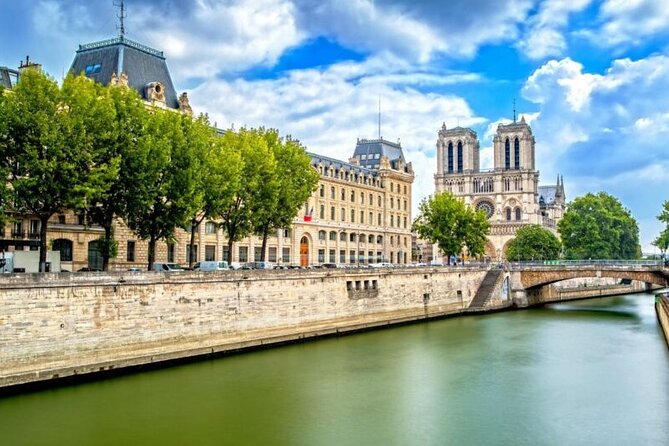 Paris Ile-de-la-Cité Walking Tour: Max 6 People Group or Private - Finishing near the Marais at Pont Marie