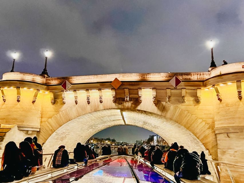 Paris: Illuminated Evening River Cruise & Waffle Tasting - The waffle stop at Les Terrasses du Trocadéro