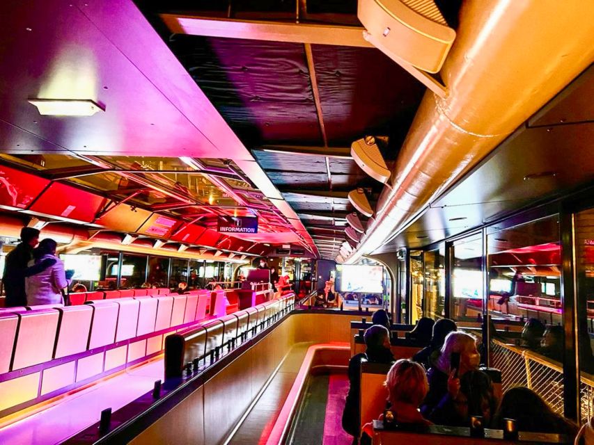 Paris: Illuminated Evening River Cruise & Waffle Tasting - Timing, queues, and the best sailing hour
