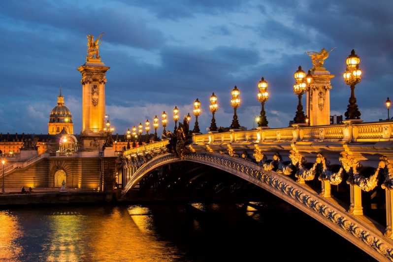 Paris: Illuminated Walking Tour - Why Paris after dark works so well