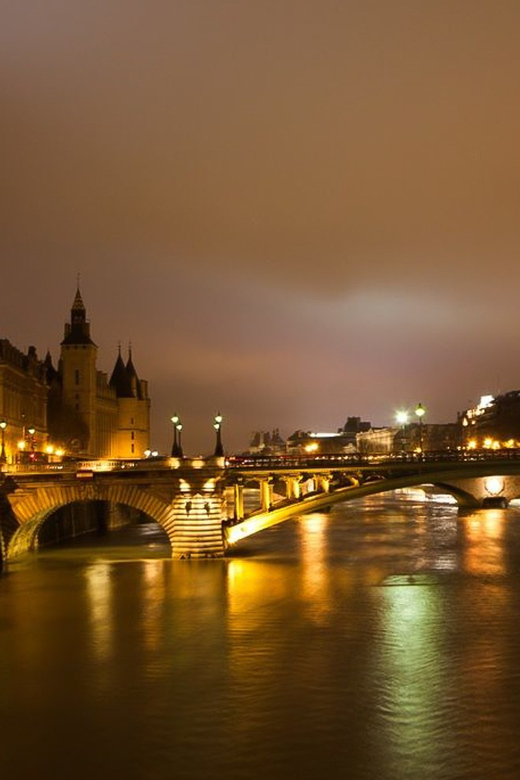 Paris: Illuminated Walking Tour - Madeleine and the city’s Roman-style church