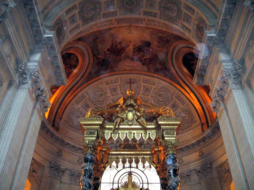 Paris: Invalides Dome - Skip-the-Line Guided Museum Tour - Inside the cathedral built for former troops