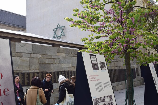 Paris Jewish Heritage: Le Marais & Montmartre Guided Walking Tour - The Agoudas Hakehilos Synagogue from the street