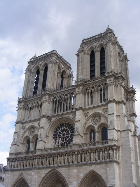 Paris Jewish History 2-Hour Private Guided Walking Tour - Beginning beside Shakespeare & Company
