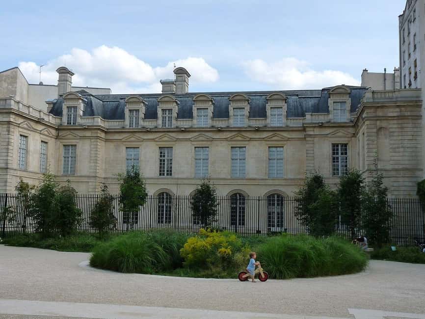 Paris: Jewish Marais District Walking Tour - The Shoah Memorial