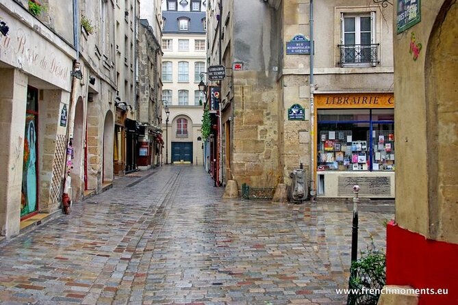 Paris La Marais District Guided Walking Tour - Anne Frank Memorial and Jewish Le Marais