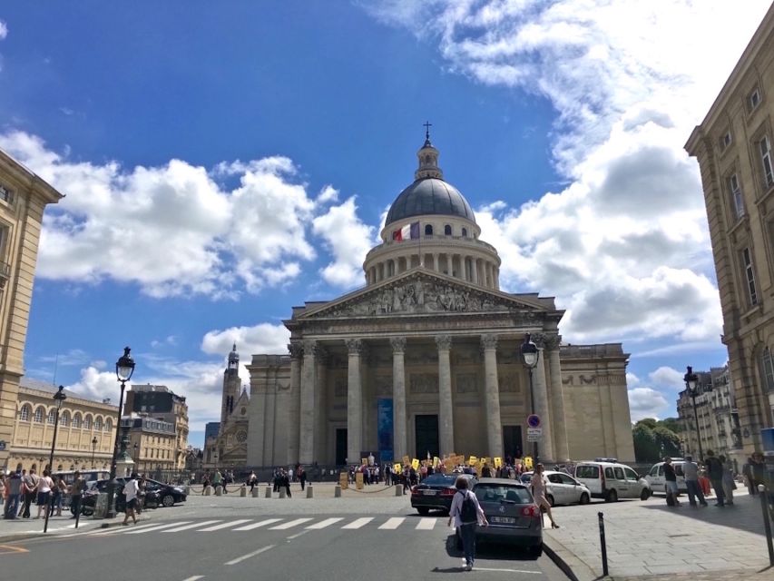 Paris: Latin Quarter Guided Walking Tour in German - Why the Latin Quarter works so well in two hours