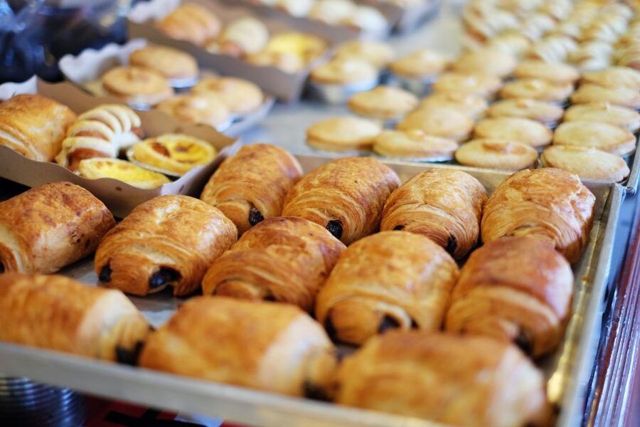 Paris: Latin Quarter Traditional Food Tour with Full Meal - Walking to Notre Dame