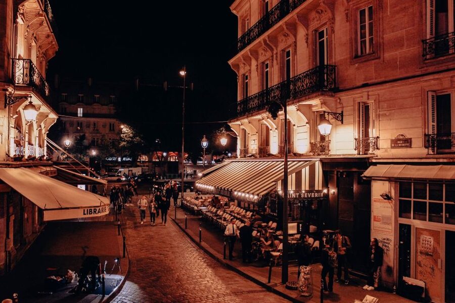 Paris: Latin Quarter Walking Tour with Local Guide - Rue de la Huchette and its movie connection