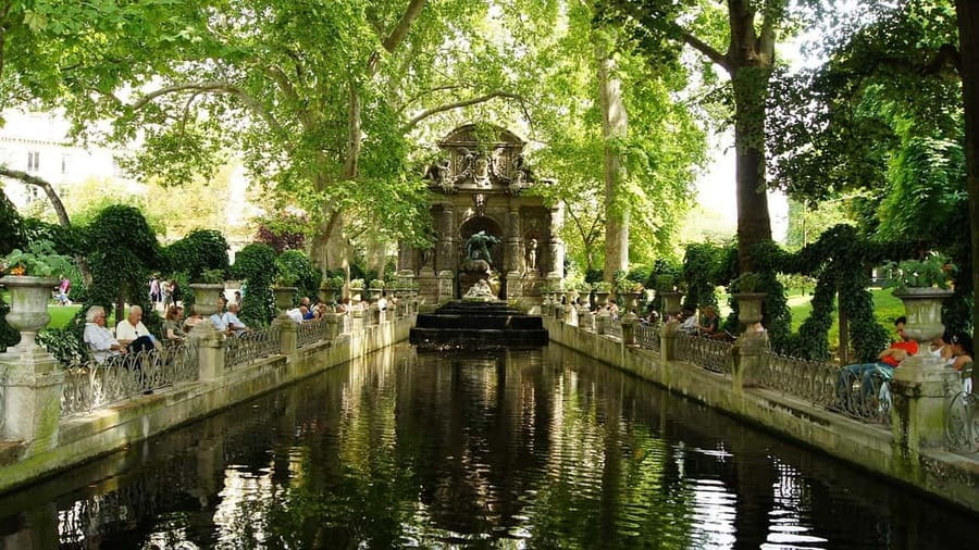 Paris: Latin Quarter Walking Tour with Local Guide - What $42 buys you
