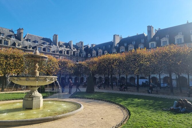 Paris Le Marais Food Tour – Full French Meal by Do Eat Better - Rue des Rosiers and the tour’s most unexpected stop