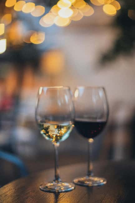 Paris Le Marais Food Tour: Full Traditional French Feast - Ile Saint-Louis and the first taste of Paris