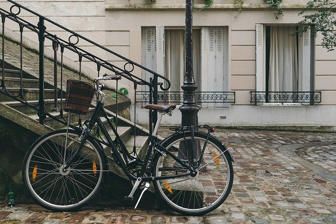 Paris Le Marais Historical Walking Tour with Wine and Cheese Tasting - Aristocratic mansions near Musée Carnavalet