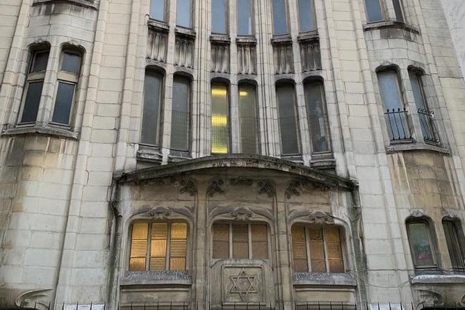 Paris Le Marais Historical Walking Tour with Wine and Cheese Tasting - One bistro, four cheeses, and French wine