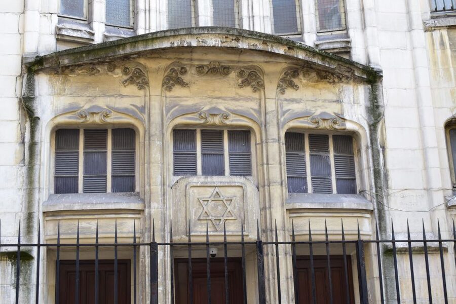 Paris: Le Marais & Montmartre Jewish History Walking Tour - Walking conditions, weather, and timing