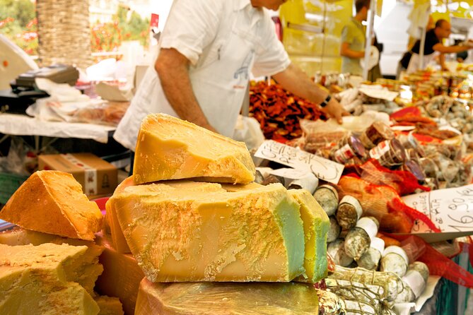 Paris Le Marais: Private French Food & Wine Walking Tour - What the private format adds