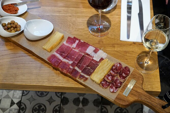 Paris: Left Bank Food & Wine Tour with Latin Quarter Market - A proper sit-down at Touvabien Bistrot