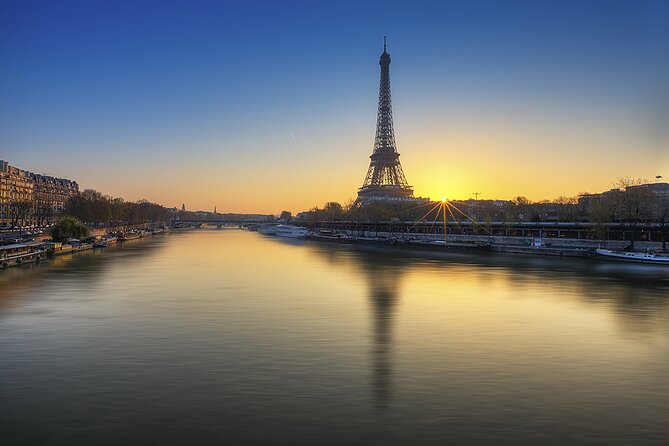 Paris Lights Evening Bus Tour with Eiffel Tower Summit Option - Les Invalides, Alexandre III Bridge, and the grand palaces
