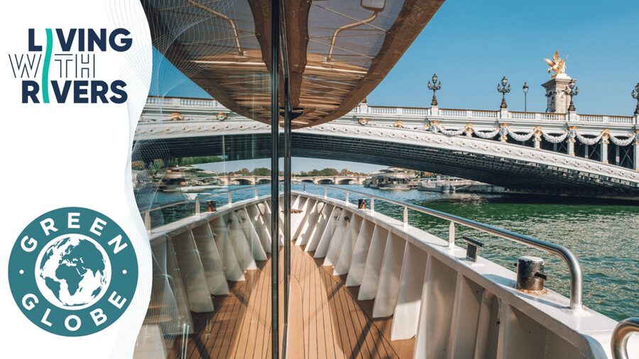Paris: Live Guided Cruise with Crepe and Soft Drink - Boarding a 100% electric boat