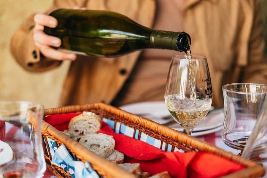 Paris: Loire Valley Chambord Castle, Wine Tasting & Lunch - Who should book this experience?