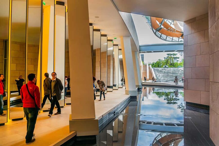 Paris: Louis Vuitton Foundation Exterior Tour with Entry - Key points to know before booking
